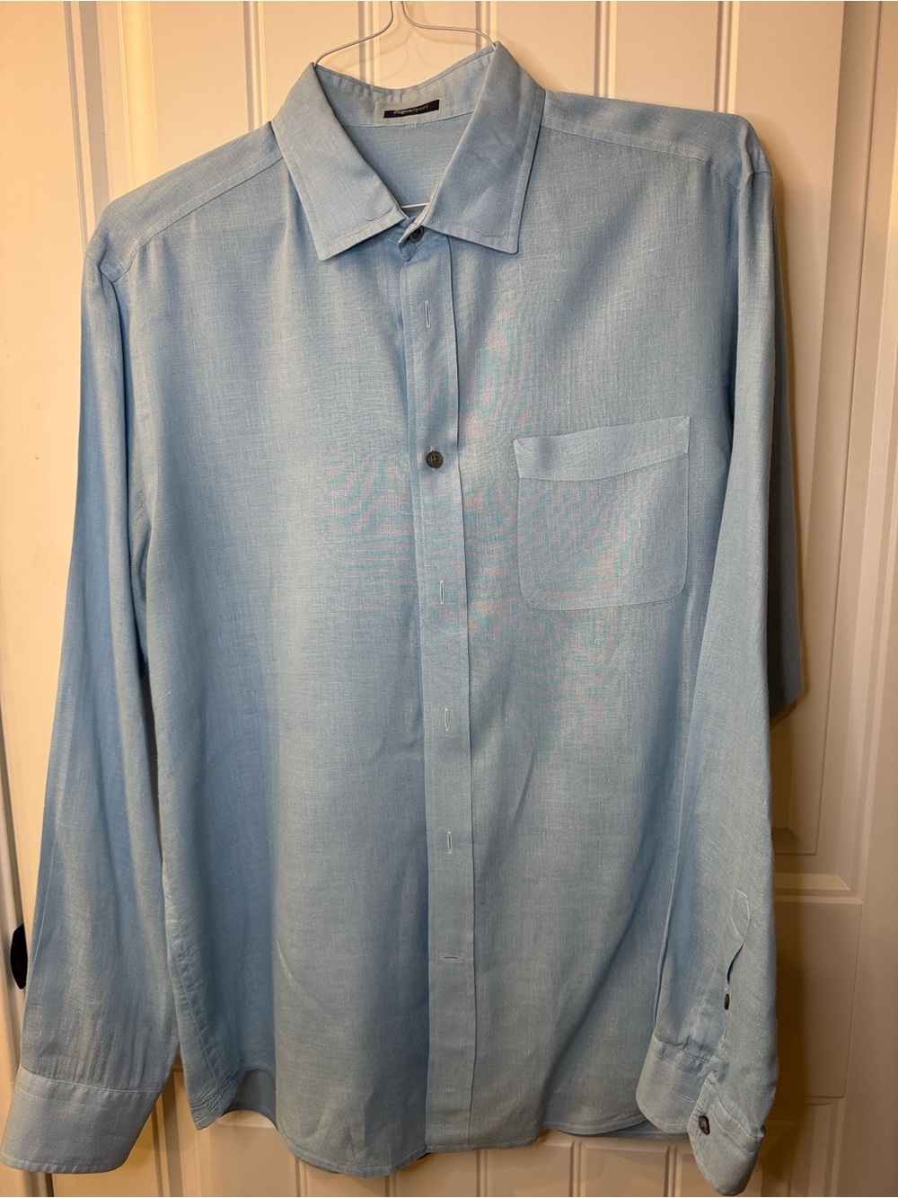 Classic Light Blue Long-Sleeve Dress Shirt with Chest Pocket Medium Formal